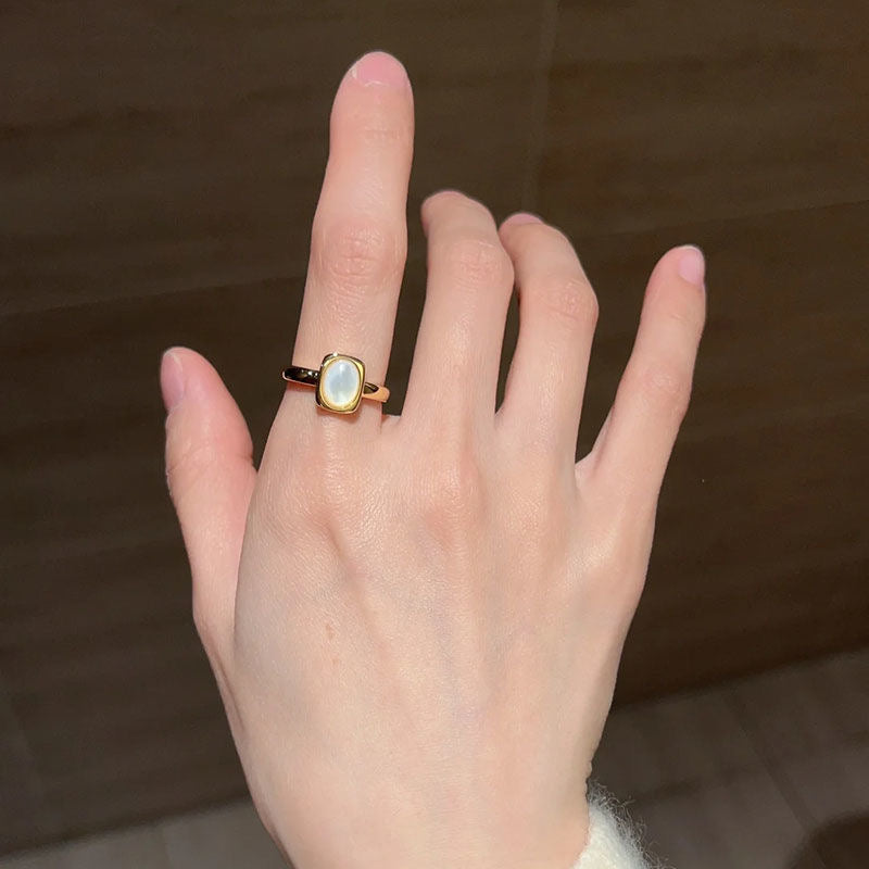 Holiday style exquisite ring set