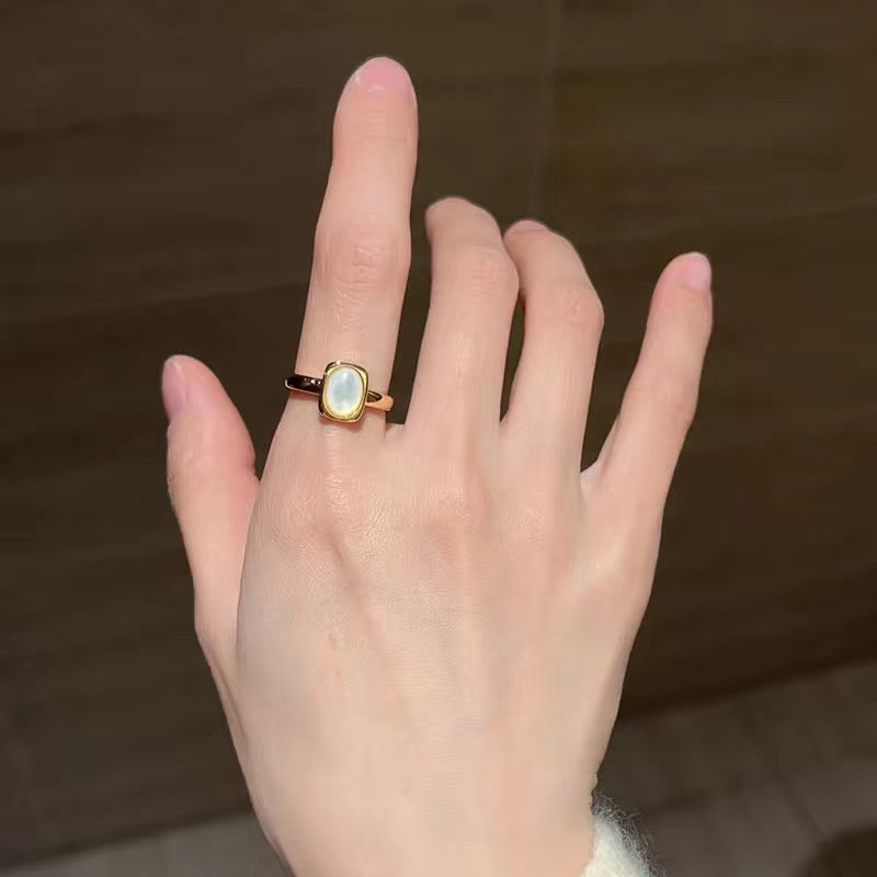 Holiday style exquisite ring set
