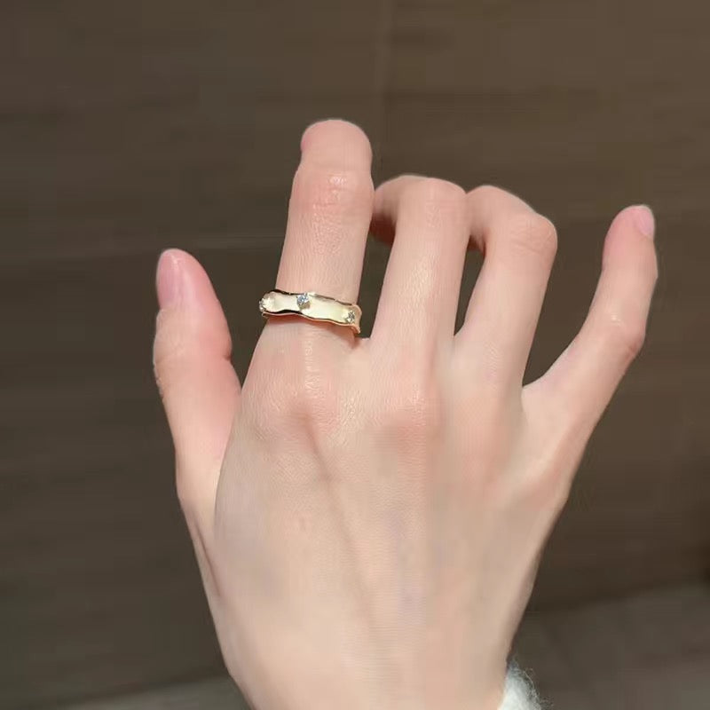 Holiday style exquisite ring set
